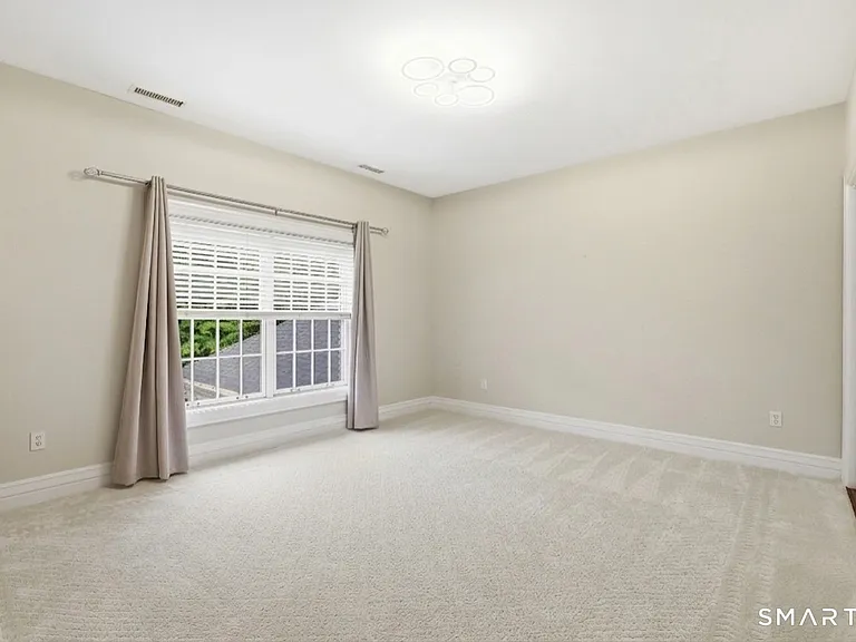 18 W Haviland Ln — Photo 16
