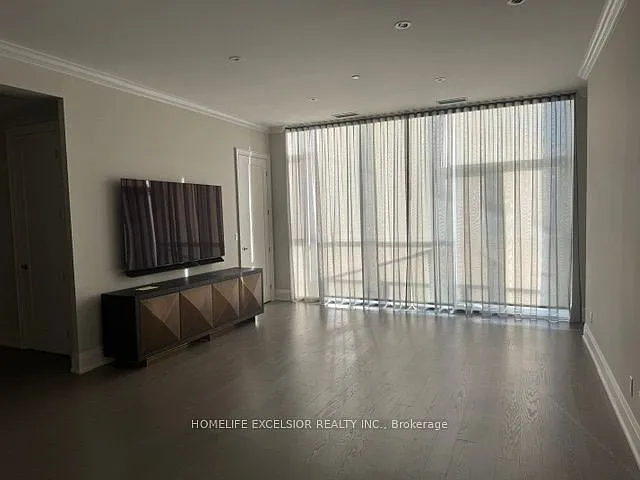 Varley Condo — Photo 2