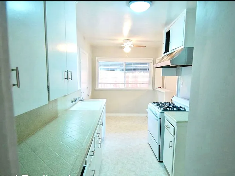 215 Avenida Granada — Photo 4