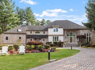 24 Powers Rd, Andover, MA 01810