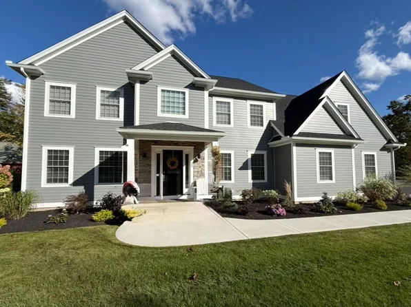 25 Sturbridge Ln, East Longmeadow, MA 01028