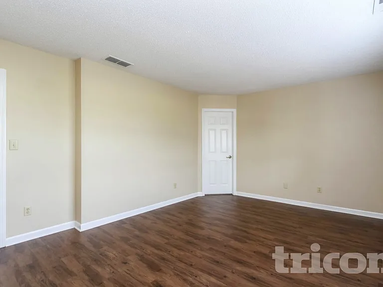 8847 Himebaugh Ln — Photo 6