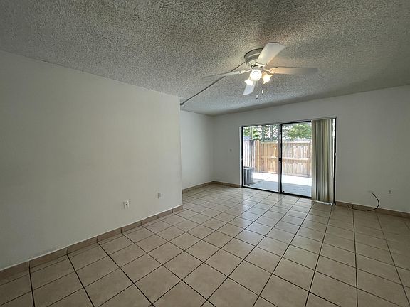 2nd image of 407 Palm Cir E #E
