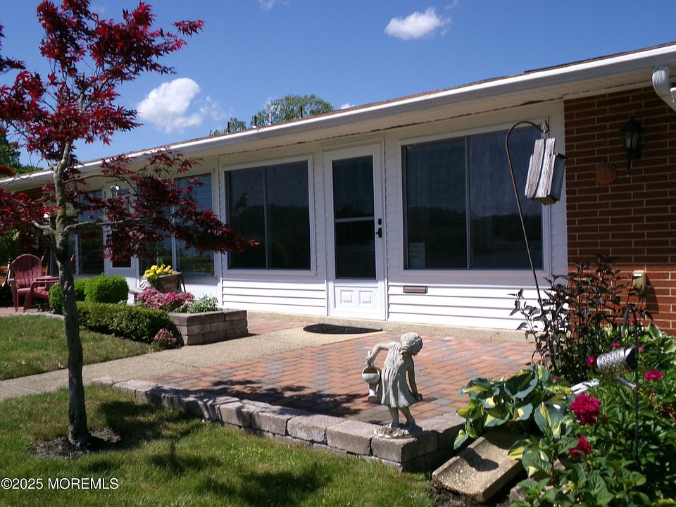 1st image of 651C Plymouth Dr