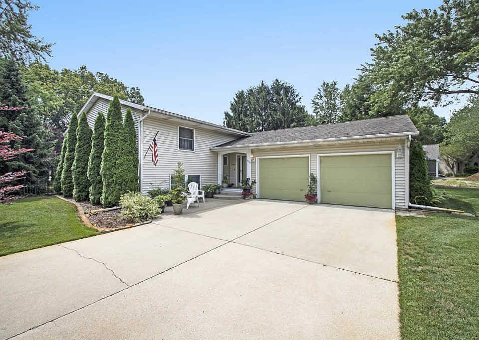 1st image of 19722 Dogwood Dr
