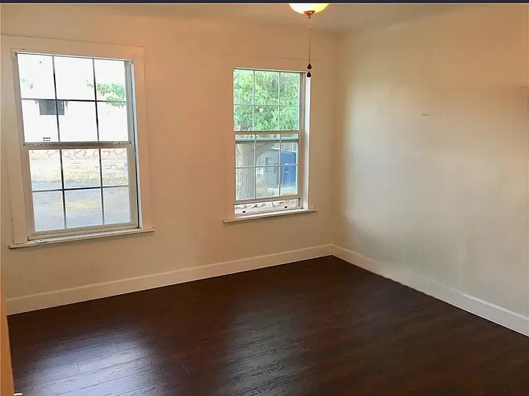4406 La Luz Ave — Photo 3