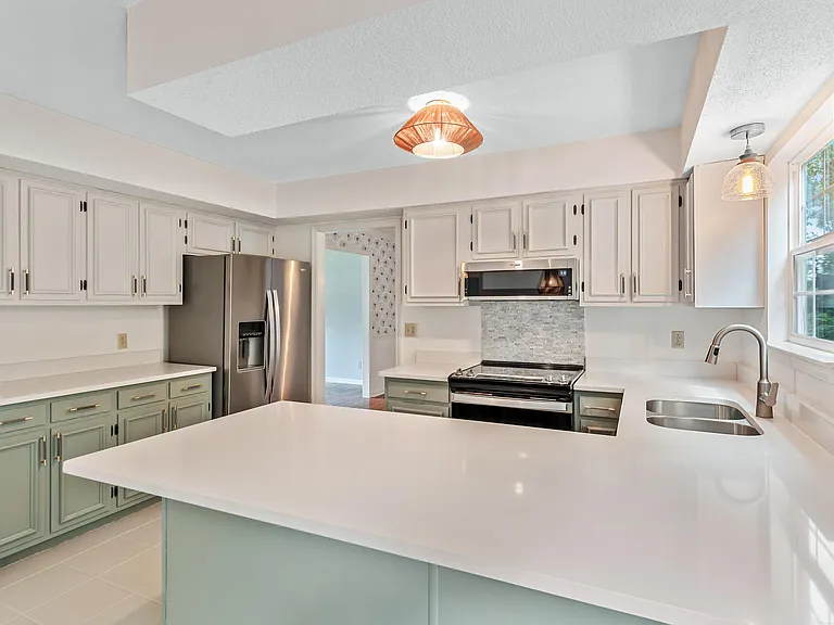 7830 Cove Ridge Dr — Photo 17
