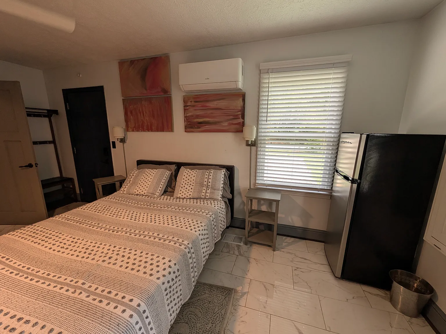 Studio, $1,500 — Photo 2
