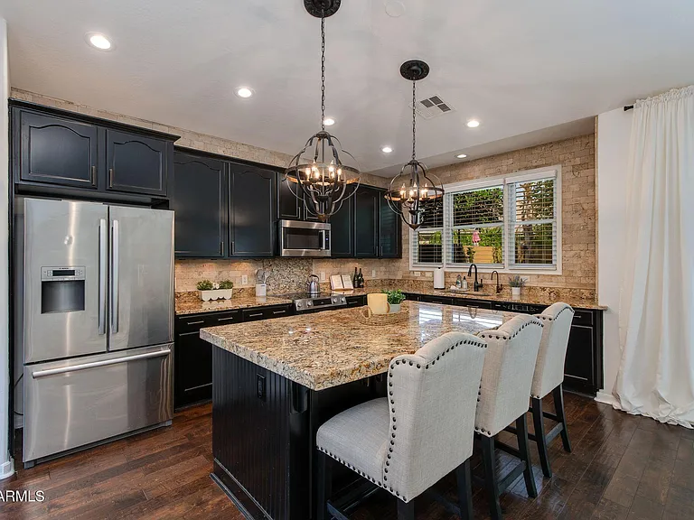 904 E Mead Dr — Photo 8