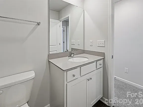 520 Bond St — Photo 23