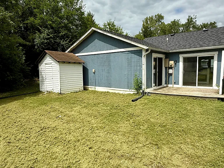 3821 Sherman Towne Dr — Photo 2