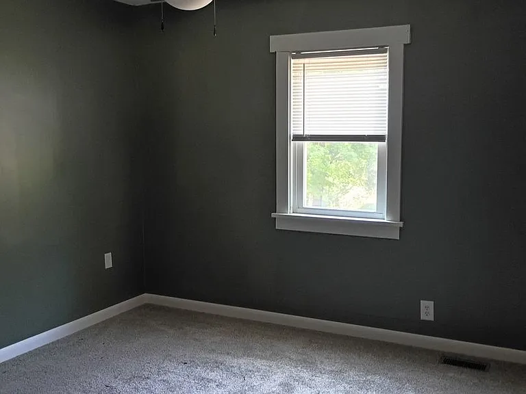 151 Shetland Dr — Photo 8
