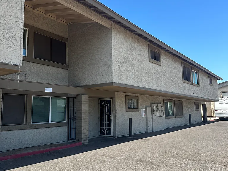1620 E Cambridge Ave #6 — Photo 2