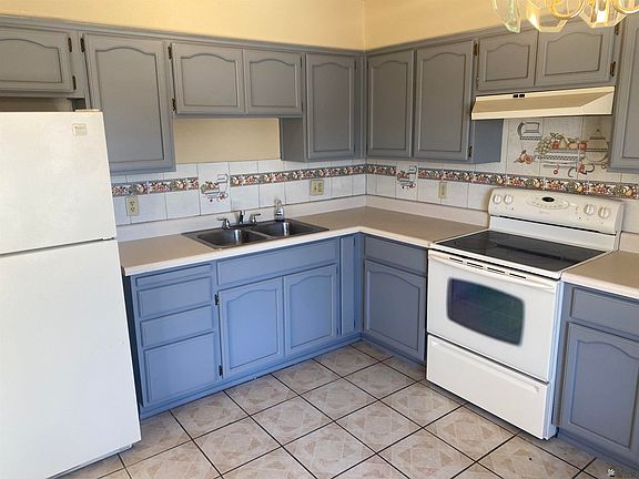 2nd image of 506 N Fuentes Dr