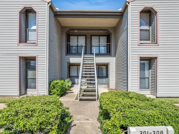 2025 Augusta Dr APT 304, Houston, TX 77057
