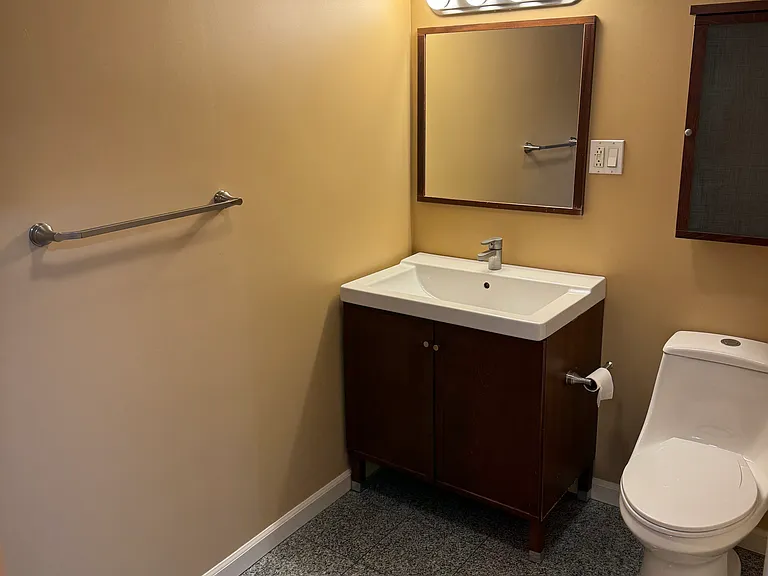 184 Pequot Ave #304 — Photo 4