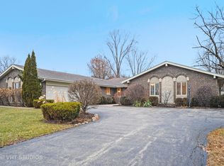 3764 Whirlaway Dr, Northbrook, IL 60062