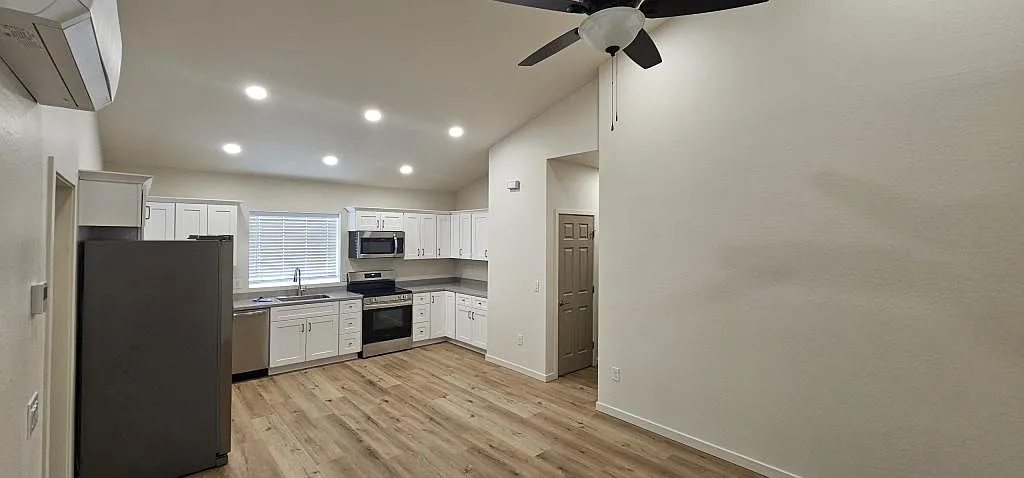 725 W 6th S St, Unit 202 — Photo 1
