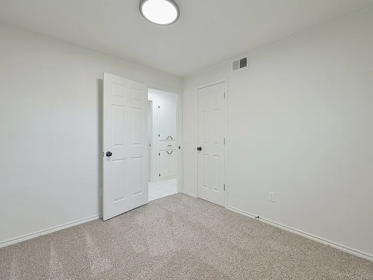 4001 SE 45th St — Photo 11