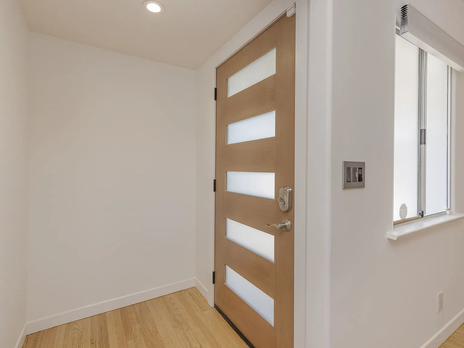 4 bed, 1684 sqft, $6,000 — Photo 4