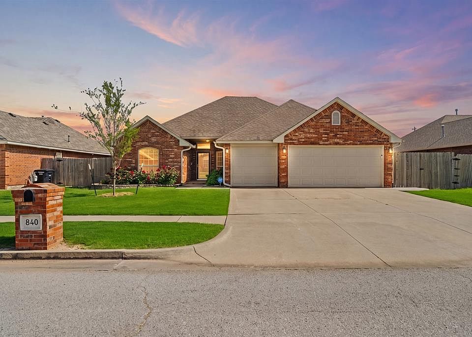 1st image of 840 Carol Ann Pl