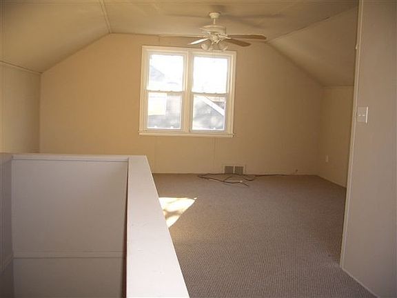 24640 Parklawn 039