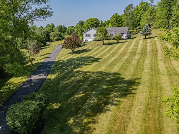 12 Saddle Club Hill Drive, East Greenbush, NY 12061
