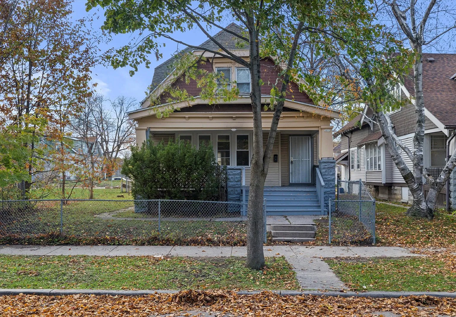 4 bed, 1.0 bath, 1500 sqft, $1,800 — Photo 1