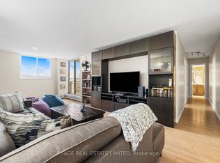 975 Warwick Ct #802, Burlington, ON L7T 3Z7