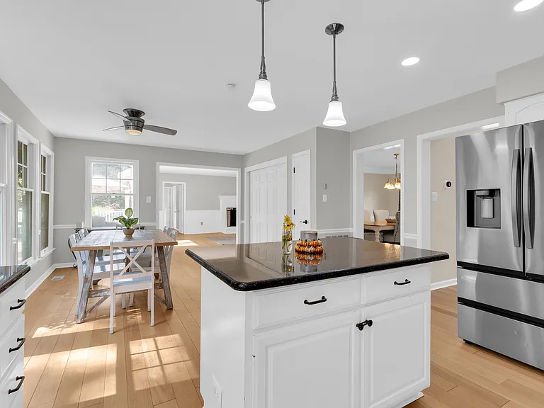 7707 Lake Glen Dr — Photo 5
