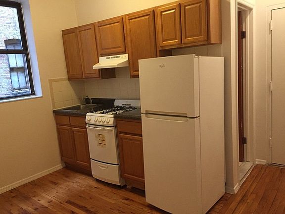 2nd image of 122 Saint Marks Pl APT 14