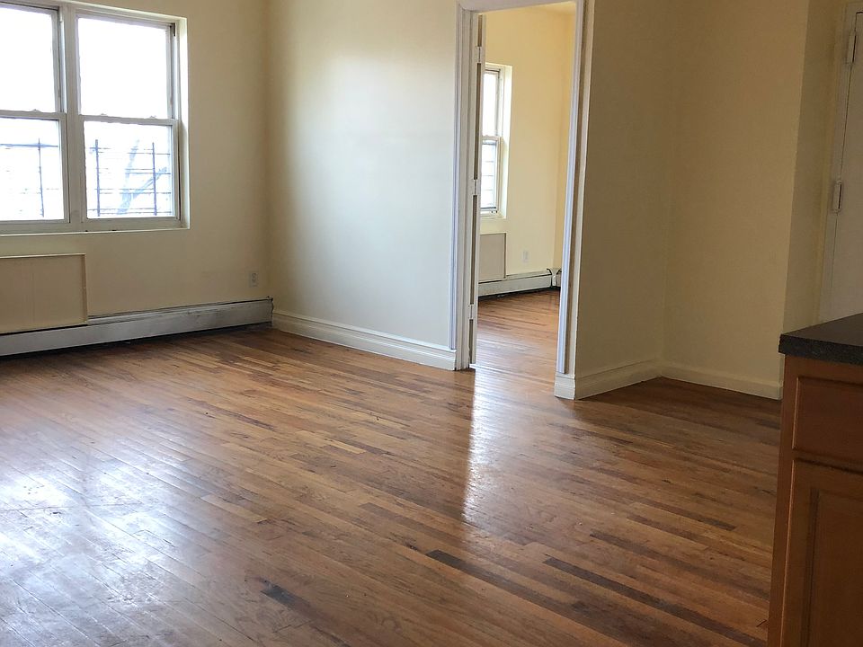 1st image of 1165 Longfellow Ave APT 3