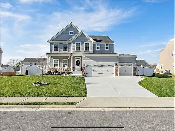 3rd image of 562 Anna Mae Cir
