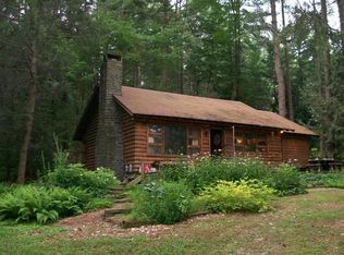 N Colony Cove Rd, Tafton, PA 18464