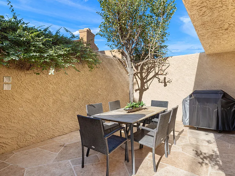 49031 Mariposa Dr — Photo 30