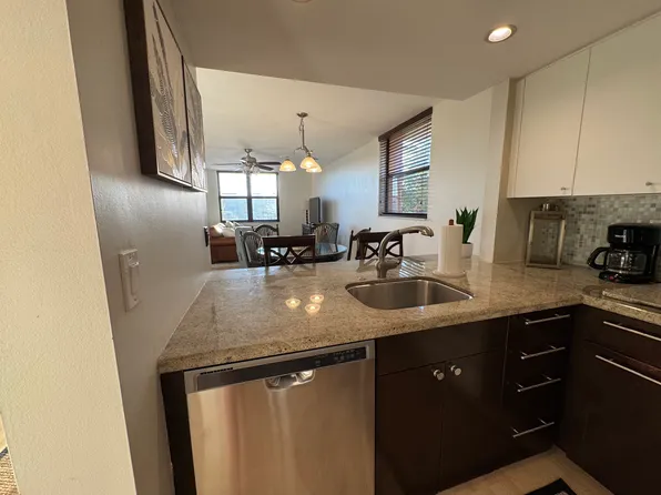 600 Egret Cir APT 7406, Delray Beach, FL 33444