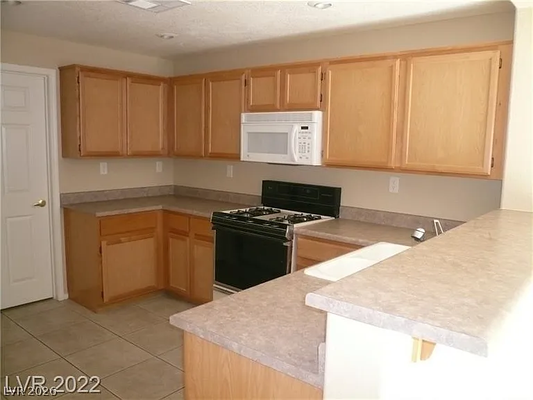 10210 Deerfield Beach Ave #102 — Photo 2