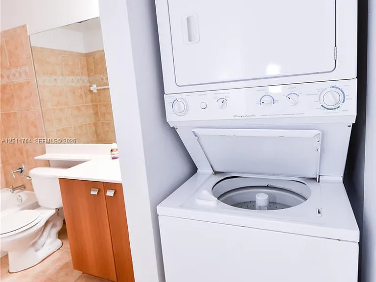 1011 Crystal Way #D — Photo 6