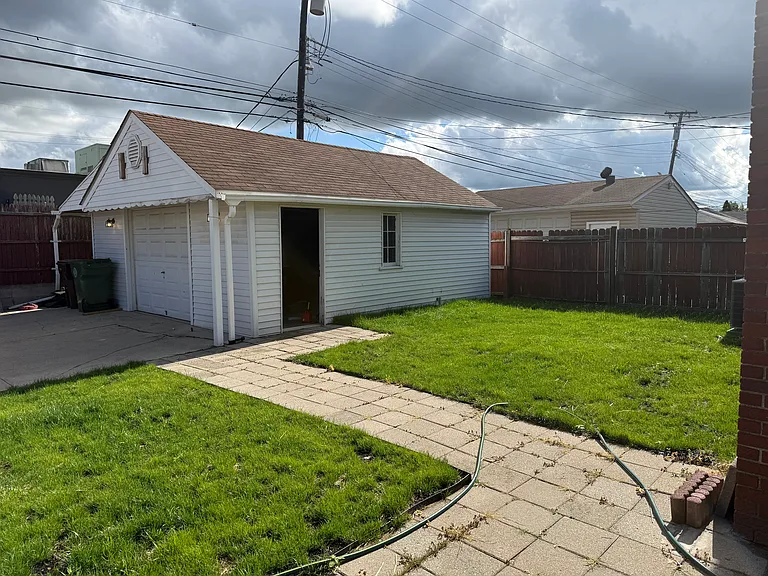 12925 Callender St — Photo 13
