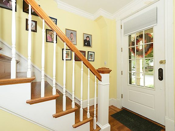 5th image of 102 Van Dam St