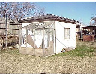 4th image of 1140 SW 49th St