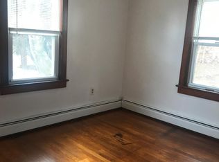 142 Maple Ave APT A, Uncasville, CT 06382