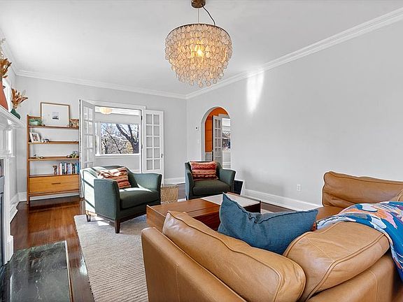 4th image of 2121 S Illini Rd