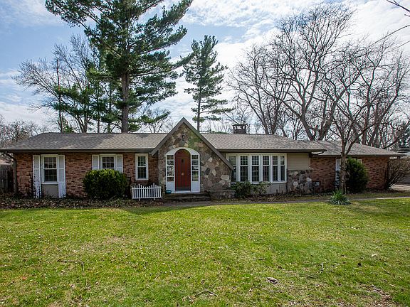 2nd image of 81 Maple Ln