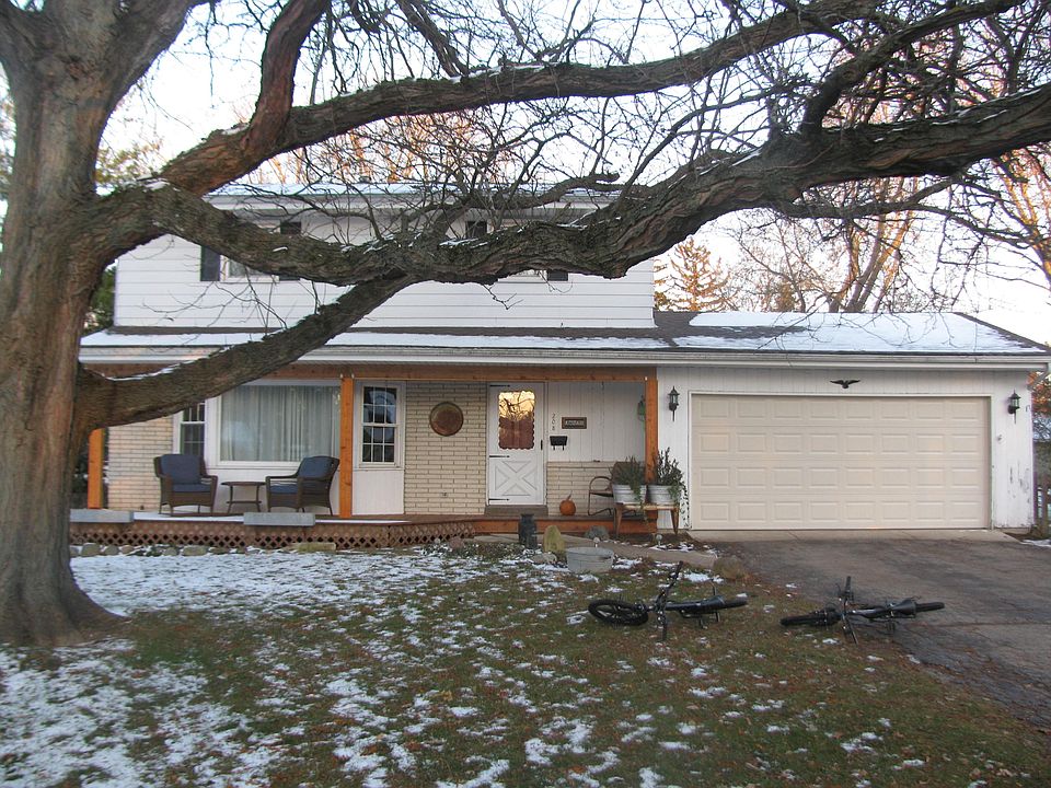 1st image of 208 W Westlawn Ave