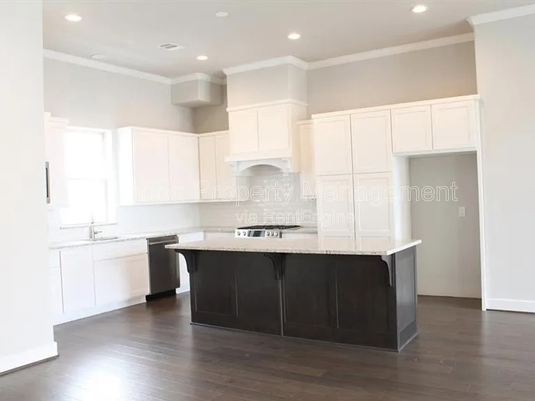 10915 Brookeshire Chase Ln — Photo 16