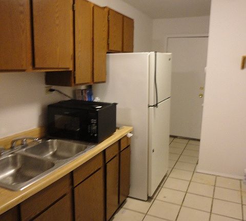 3rd image of 2626 N Rockwell St APT 1FR