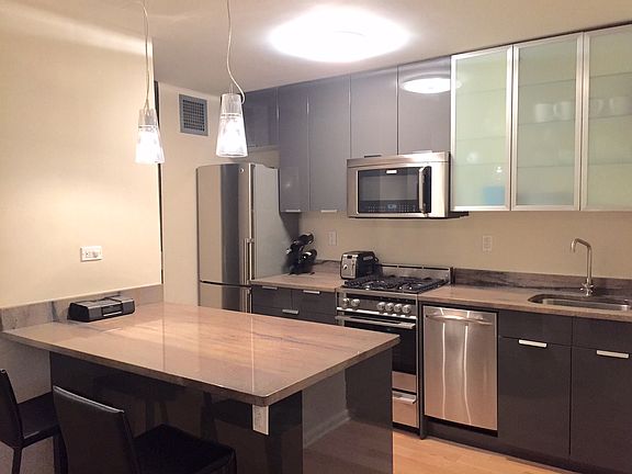 3rd image of 16 W 16th St APT 6LS
