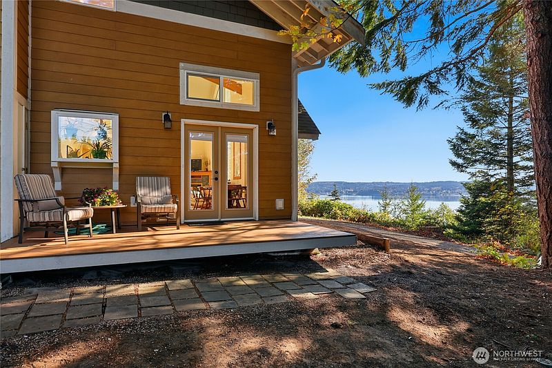 3rd image of 1201 Thorndyke Road