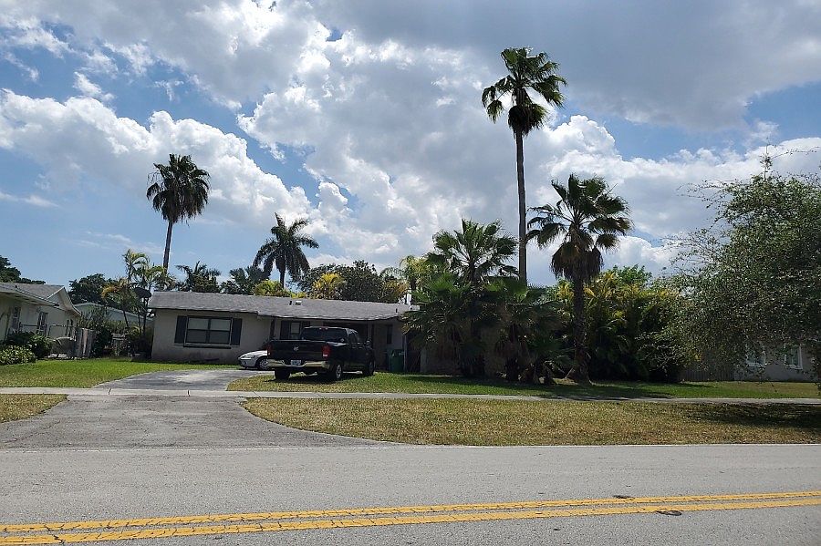 1st image of 9450 Tiffany Dr